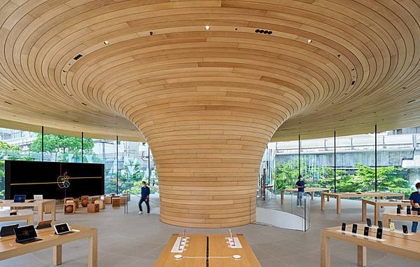 Apple store in  Central World Bangkok2.jpg