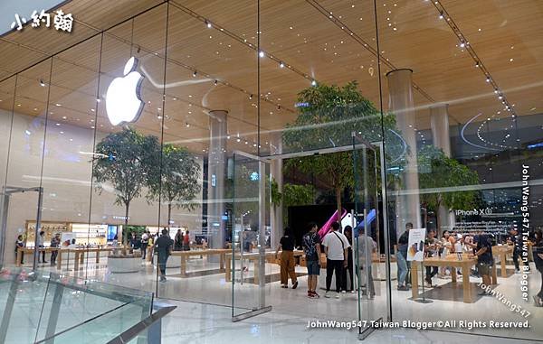 Apple Store in IconSiam2.jpg