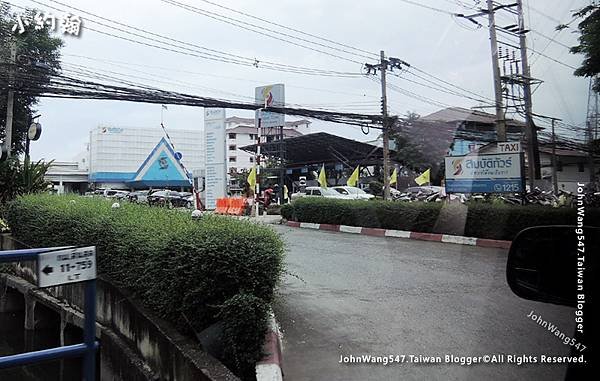 Bangkok Sombat Tour Bus Station.jpg