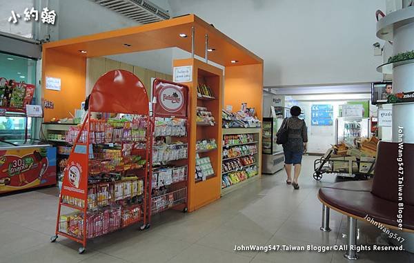 Bangkok Sombat Tour Bus Station Shop.jpg