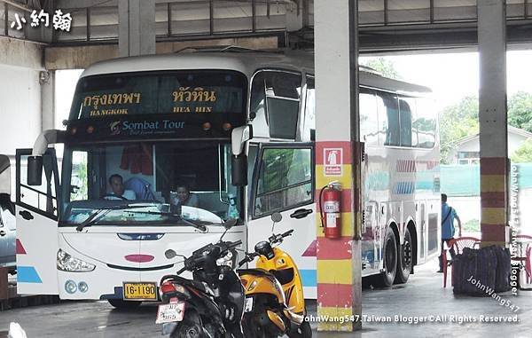 Sombat Tour Bus Bangkok to Hua Hin.jpg