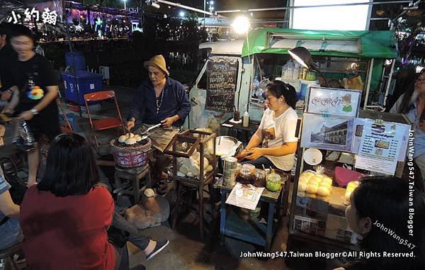 曼谷華馬夜市 碳烤麵包.jpg