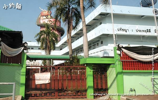 Wat Samphran蟠龍寺2.jpg