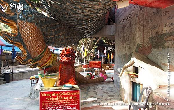 Wat Samphran泰國蟠龍寺3.jpg