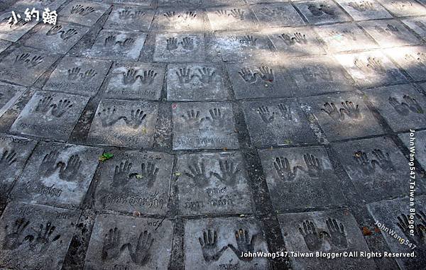 Wat Samphran泰國蟠龍寺2.jpg