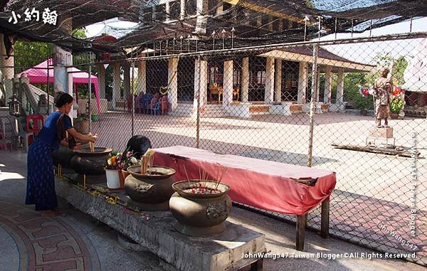 Wat Samphran泰國蟠龍寺13.jpg