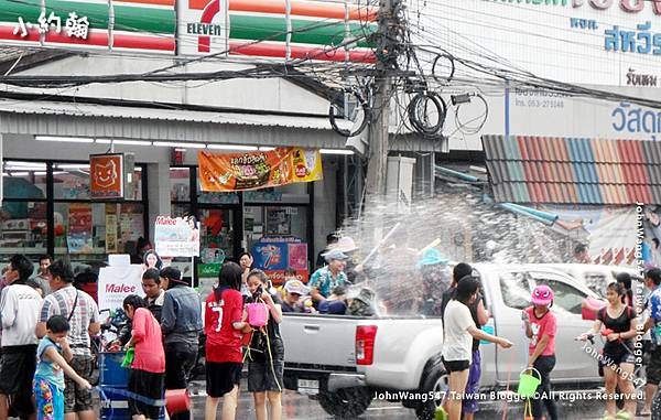 泰國夏天潑水節.jpg