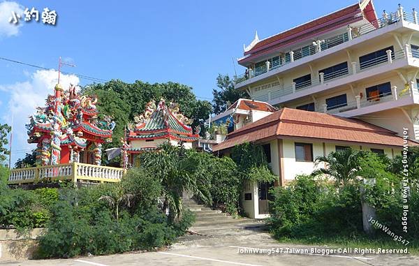 Wat Koh Loy Koh Loy Park Sriracha.jpg