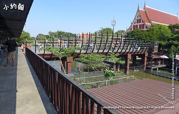 Kwan Riam Floating Market bridge2.jpg