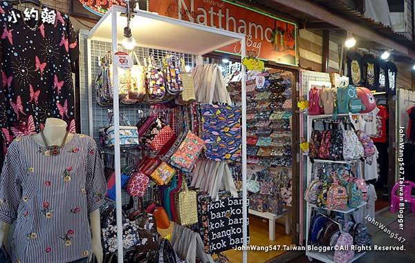 Kwan Riam Floating Market shops3.jpg