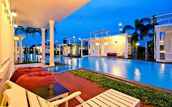 The Sea-Cret Garden Hua Hin Deluxe Pool Access Room.jpg