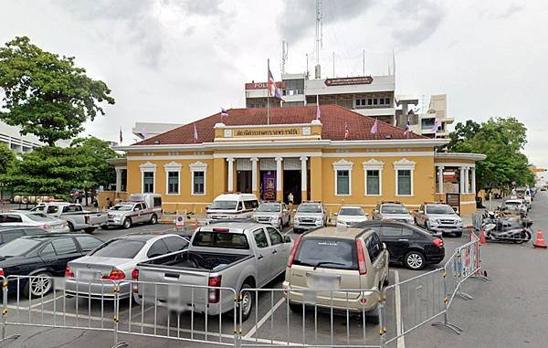 Royal Palace Police Station Sanam Chai.jpg