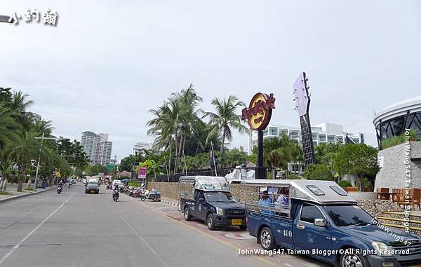 Pattaya songthaew Hard rock hotel.jpg