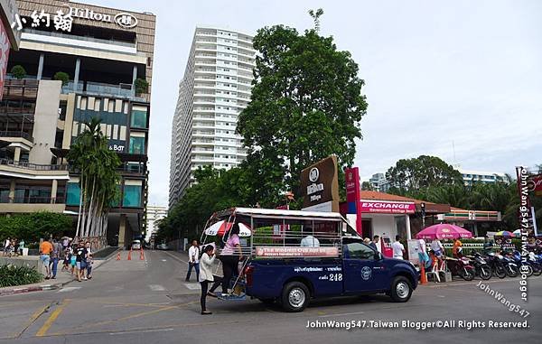 Pattaya songthaew Central Festival Hilton Hotel2.jpg