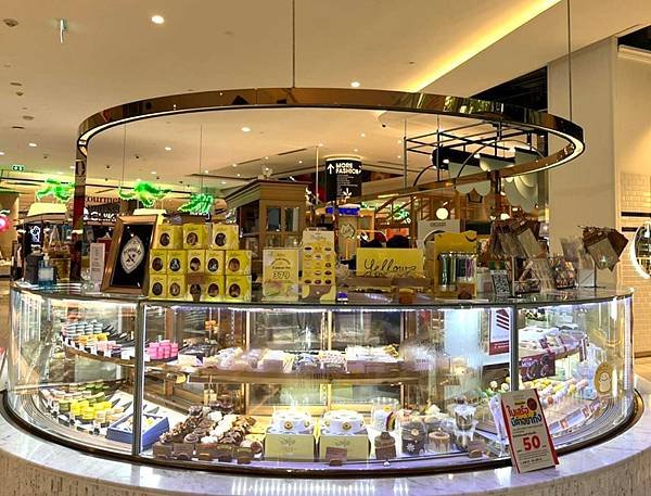 Yellow Spoon bakery bangkok Emquatier.jpg