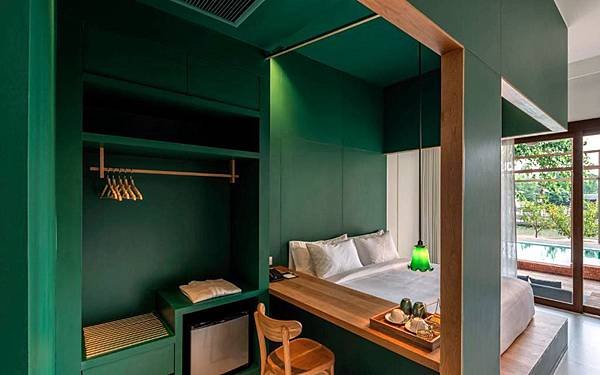 Baan Pomphet Hotel Ayutthaya room green2.jpg