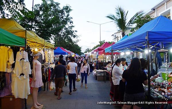 Night Market, Big C Extra Chiang Mai3.jpg