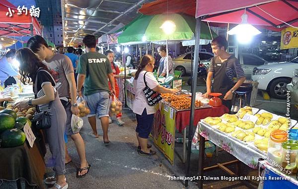 Night Market, Big C Extra Chiang Mai12.jpg