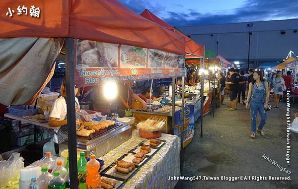 Night Market, Big C Extra Chiang Mai15.jpg