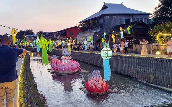 清邁水燈節2022Mae Kha Rakaeng Bridge3.jpg