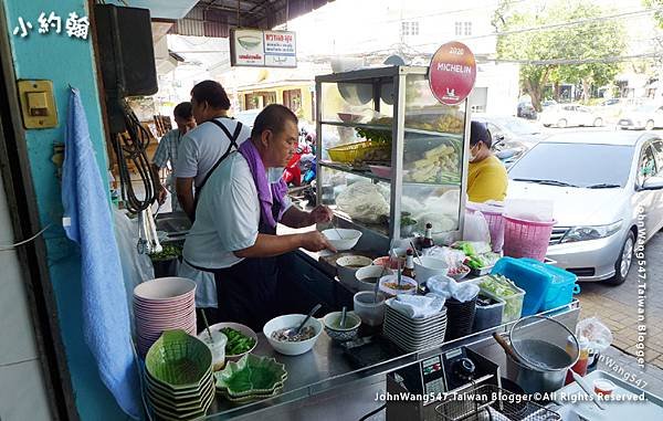 Lim Lao Ngow Noodle shop Chiang Mai2.jpg