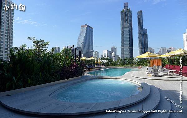 The Standard Bangkok Mahanakhon Hotel pool.jpg