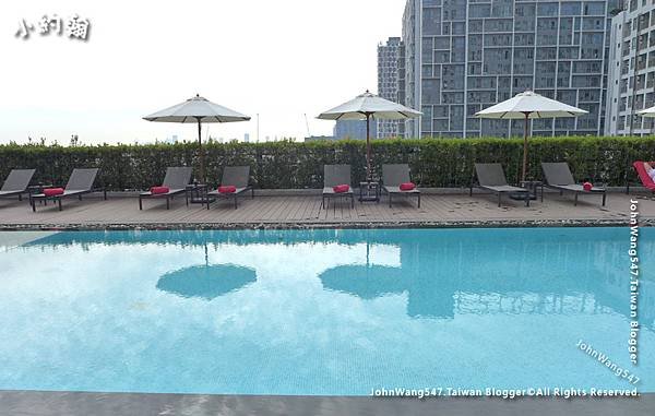 Avani Sukhumvit Bangkok Hotel Swimming Pool5.jpg