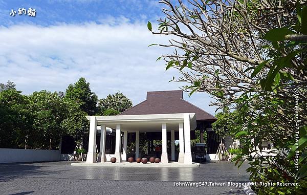 Sea Sand Sun Resort &amp; Villas lobby.jpg