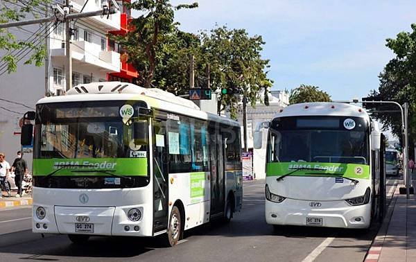 曼谷水上市場巴士BMA Feeder electric bus2.jpg