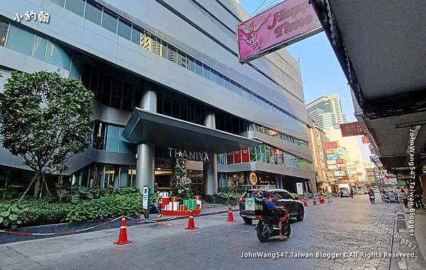 Thaniya Silom Bangkok.jpg