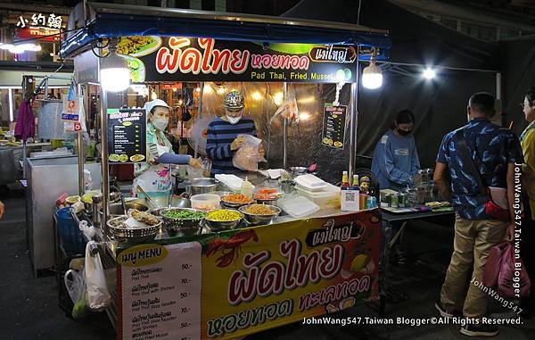 Huahin night market華欣夜市Pad thai.jpg