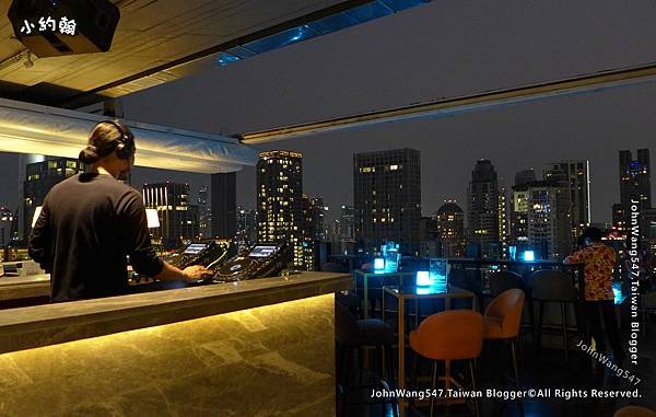 曼谷自由行四天三夜Hotel Indigo CHAR Rooftop Bar2.jpg