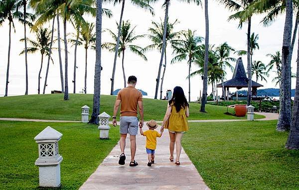 Shangri-La Tanjung Aru Resort family friendly.jpg