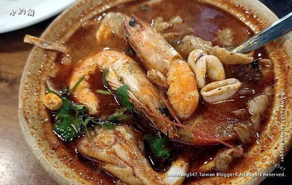 Tuk Tuk Tomyam Kota Kinabalu Tom Yum Seafood.jpg