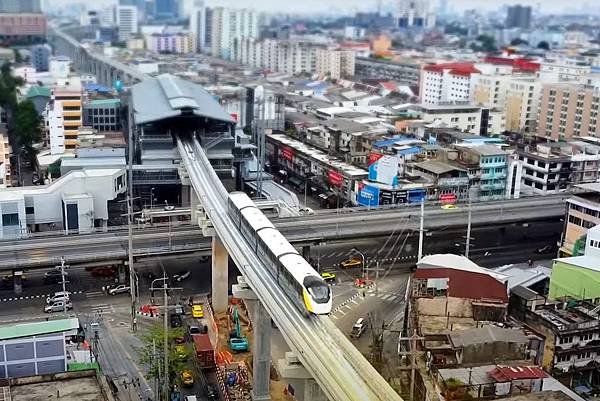 Bangkok MRT Yellow Line曼谷地鐵黃線.jpg