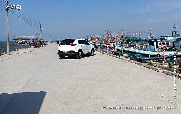 Na Kluea Fishing Boat Pier Pattaya.jpg