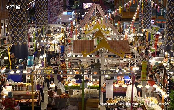 SookSiam ICONSIAM indoor floating market.jpg