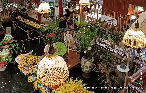 SookSiam ICONSIAM indoor floating market2.jpg