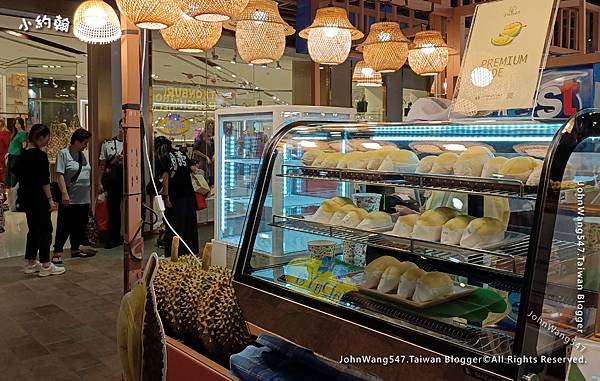 ICONSIAM SookSiam Durian shop.jpg