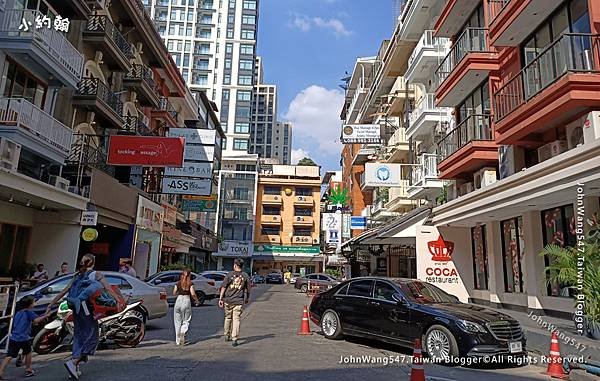 Retro 39 Hotel BTS Phrom Phong2.jpg