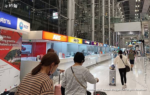 Suvarnabhumi airport機場2樓租車櫃台.jpg