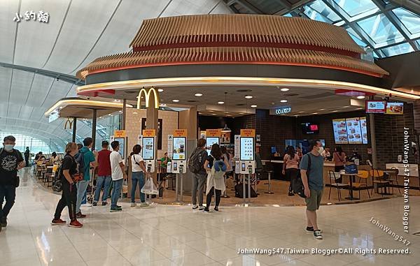 曼谷BKK機場候機區麥當勞McDonald&apos;s.jpg