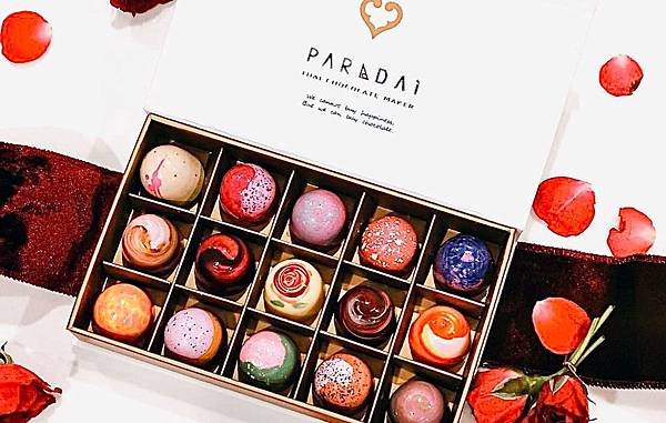 PARADAi Valentines Boxset 15 900Baht.jpg