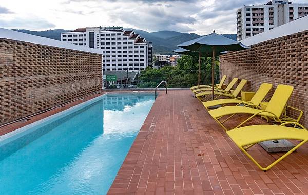 ibis Chiang Mai Nimman Journeyhub pool1.jpg