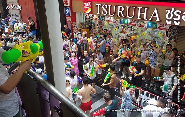 曼谷潑水節Songkran@Sala Daeng Silom席隆商圈3.jpg