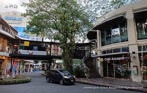 cafe amazon Avenue Ratchayothin.jpg