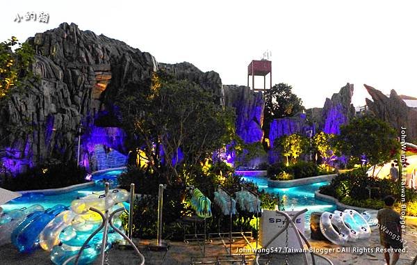 Grande Centre Point Space Pattaya water park8.jpg