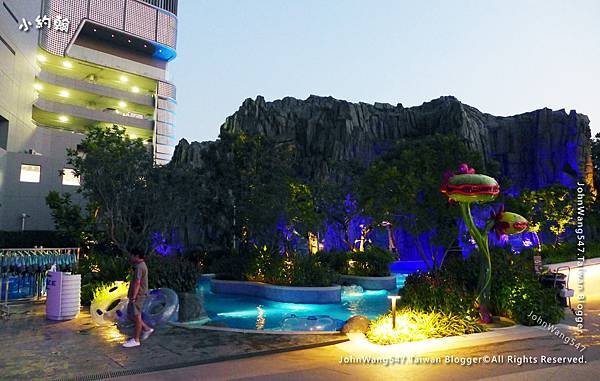 Grande Centre Point Space Pattaya water park7.jpg