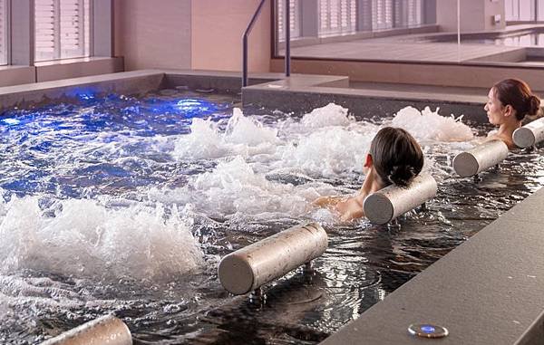 Let&apos;s Relax Onsen Grande Centre Point Space Pattaya.jpg