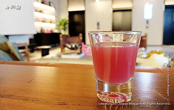 Moxy Bangkok飯店迎賓飲料.jpg